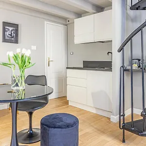 https://casa-dafne-in-canton-de-fiori.emilia-romagnahotels.net